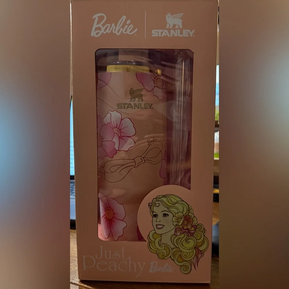 Stanley Barbie Just Peachy Water bottle - Picture 4 of 4